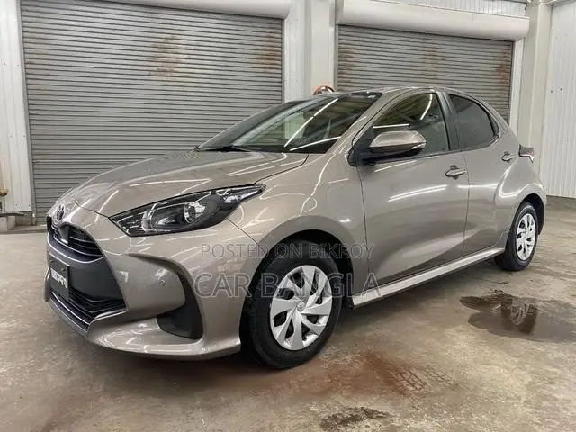 Toyota Yaris 2021 Brown