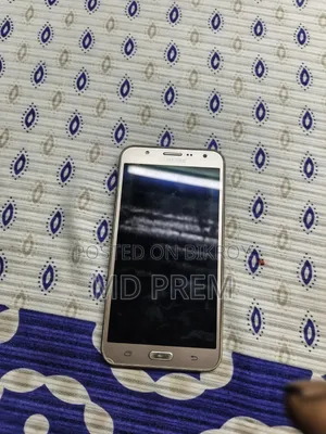 Samsung Galaxy J7 16 GB Gold