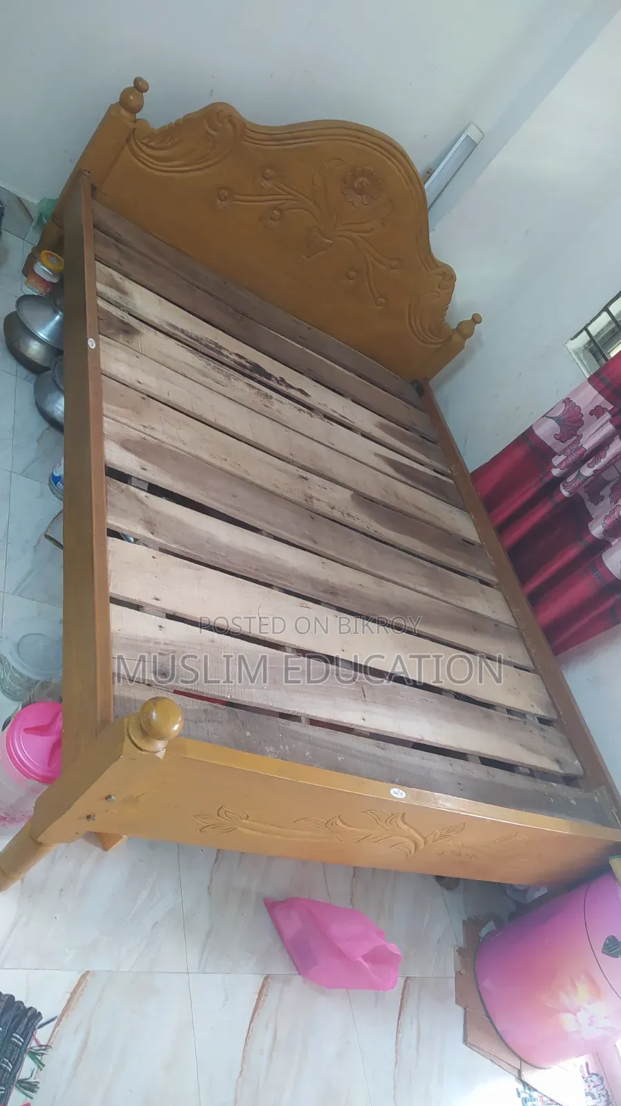 একটি খাট বিক্রি হবে