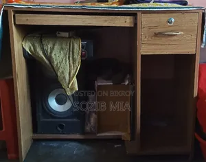 কম্পিউটার টেবিল বিক্রি করা হবে