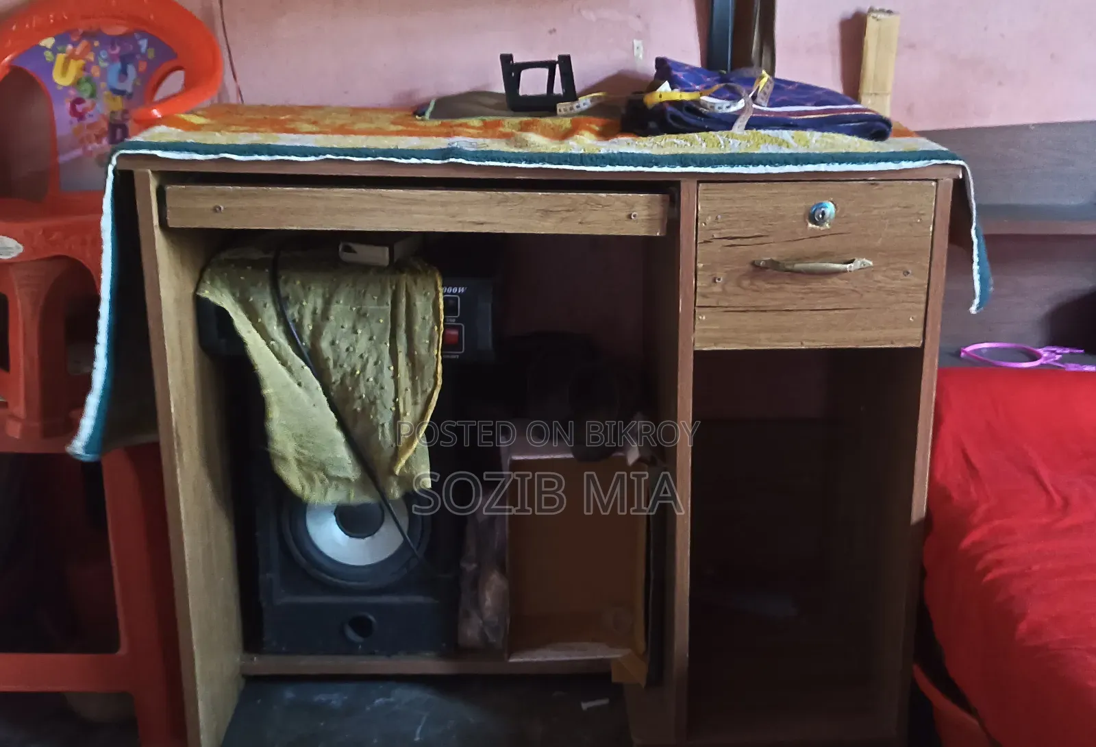 কম্পিউটার টেবিল বিক্রি করা হবে