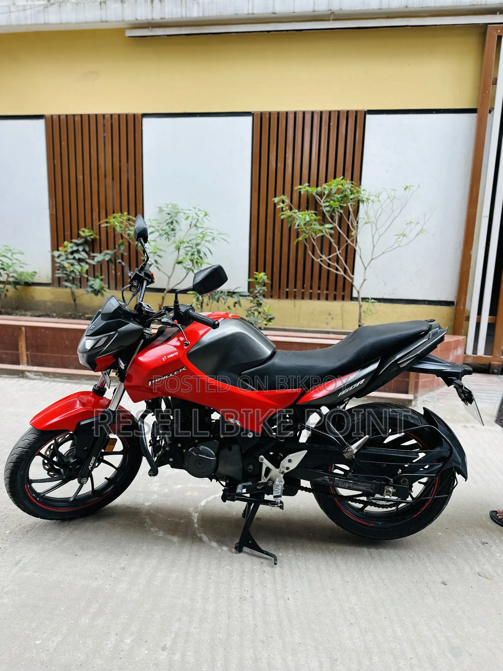 Hero Thriller 160R 2023 Red