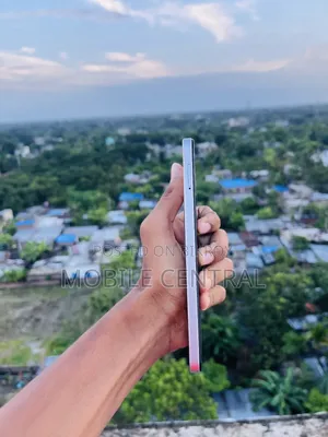 Vivo Y04 64 GB Silver