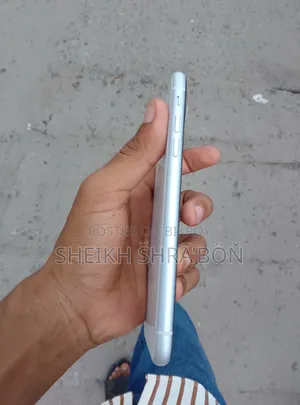 Apple iPhone XR 64 GB White
