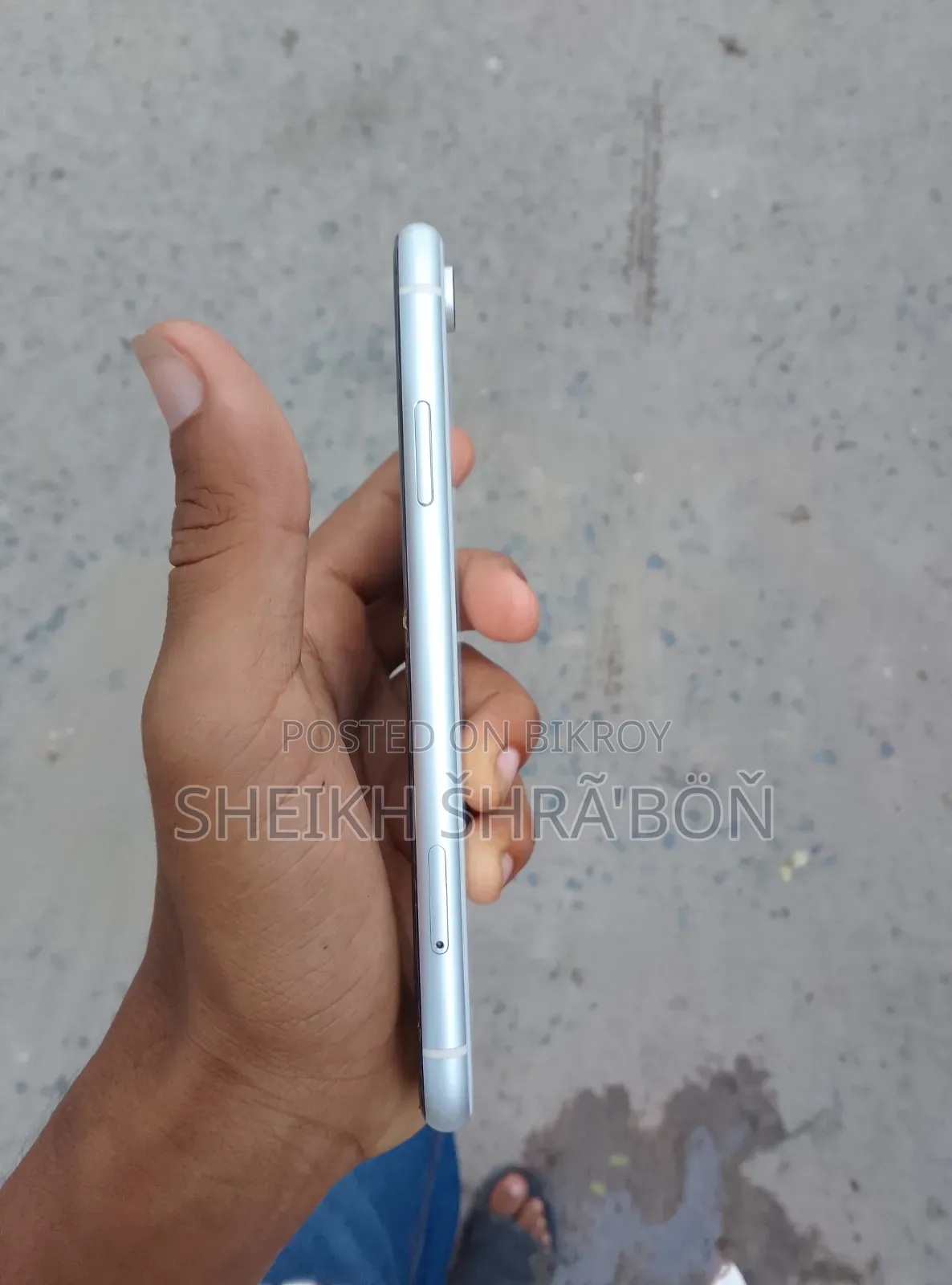 Apple iPhone XR 64 GB White