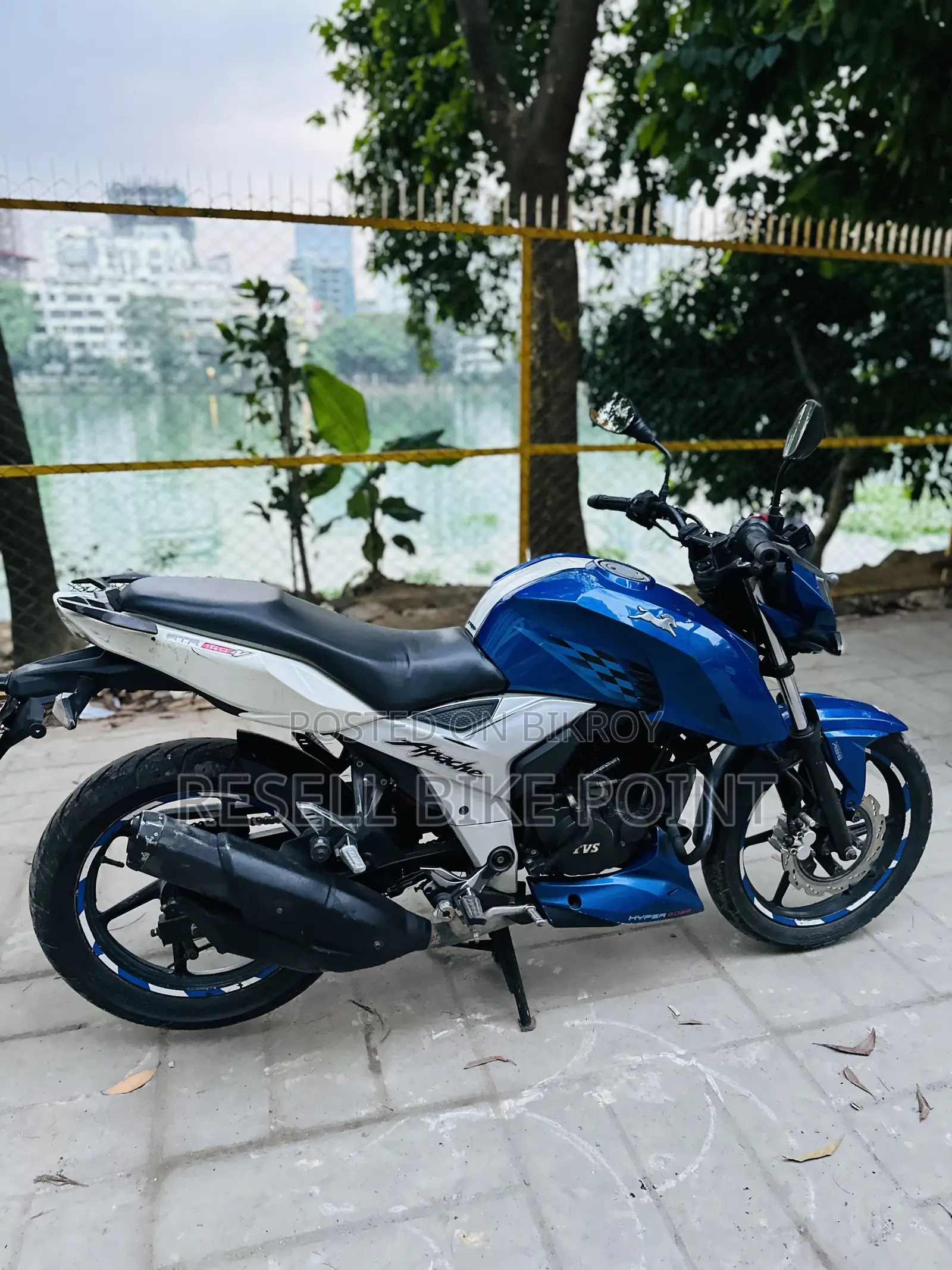TVS Apache 160 4V 2020 Blue