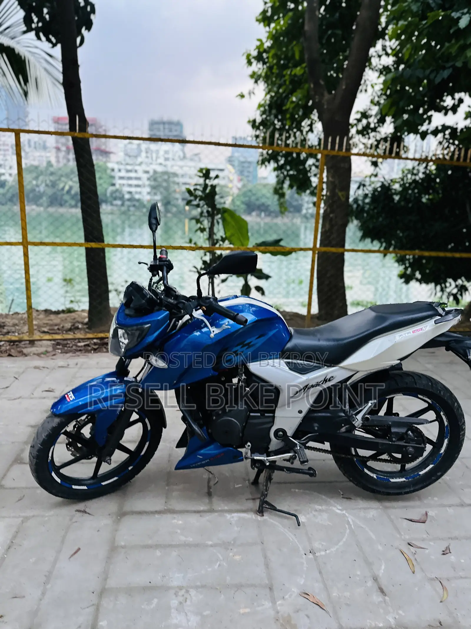 TVS Apache 160 4V 2020 Blue