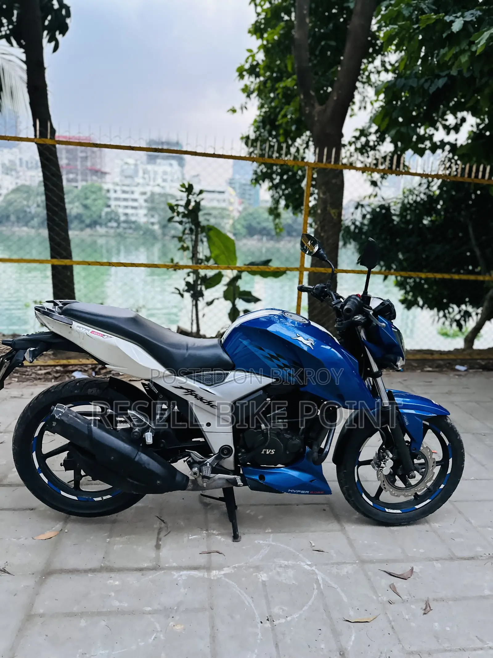 TVS Apache 160 4V 2020 Blue
