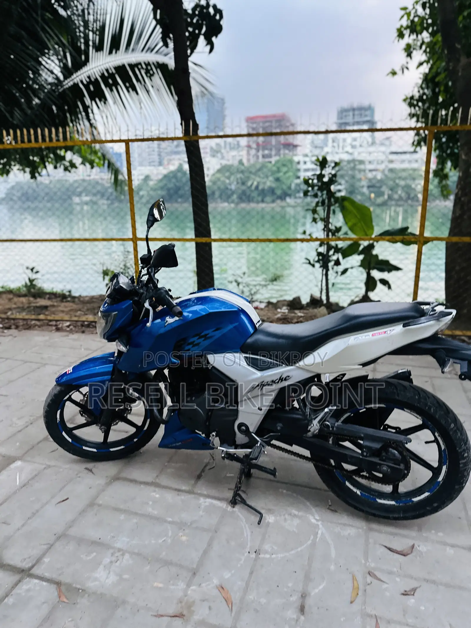 TVS Apache 160 4V 2020 Blue