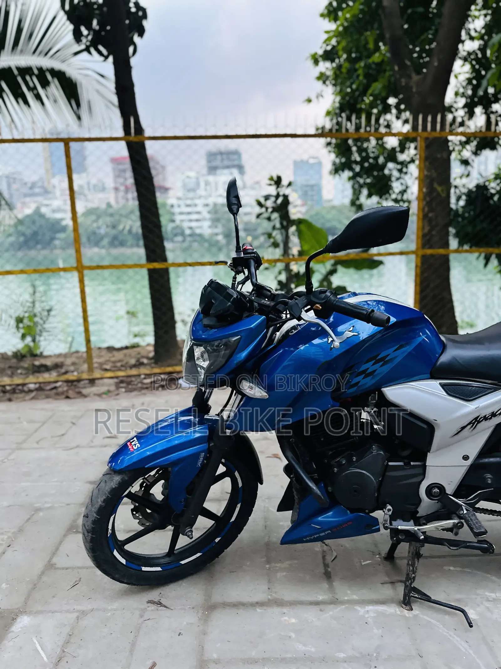TVS Apache 160 4V 2020 Blue