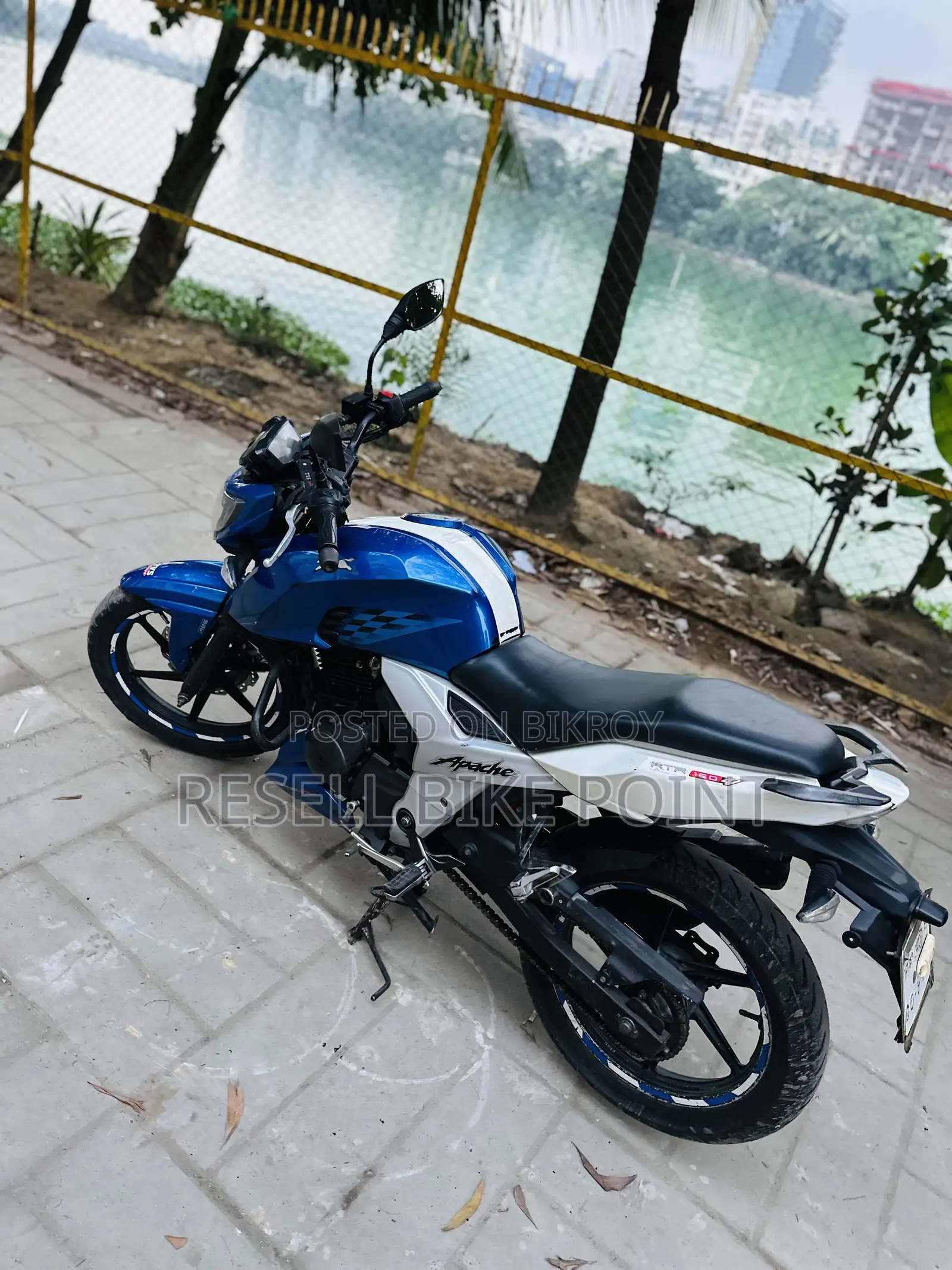 TVS Apache 160 4V 2020 Blue