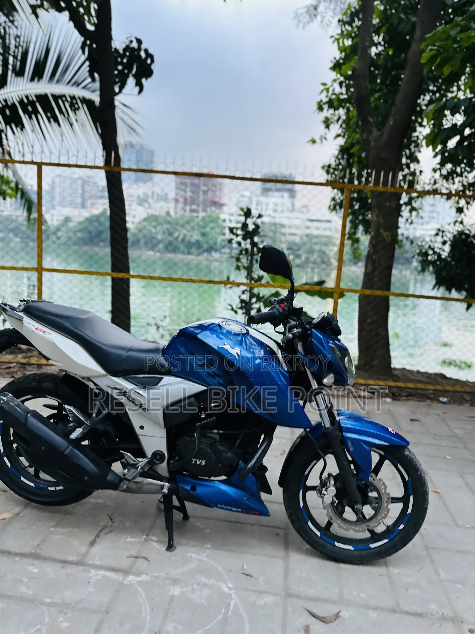 TVS Apache 160 4V 2020 Blue