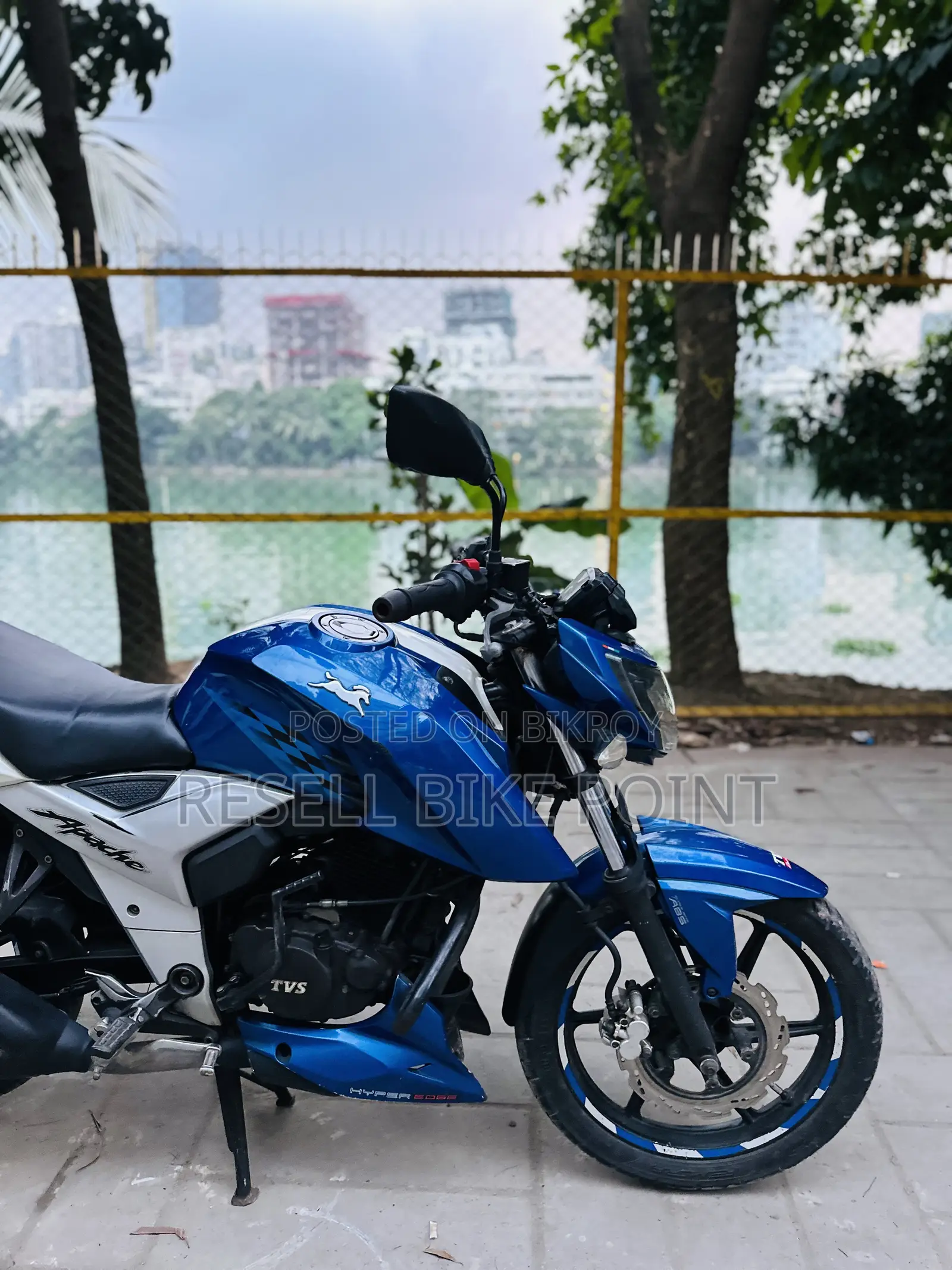 TVS Apache 160 4V 2020 Blue