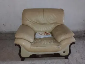 “ভালো কন্ডিশনের সোফা সেট”