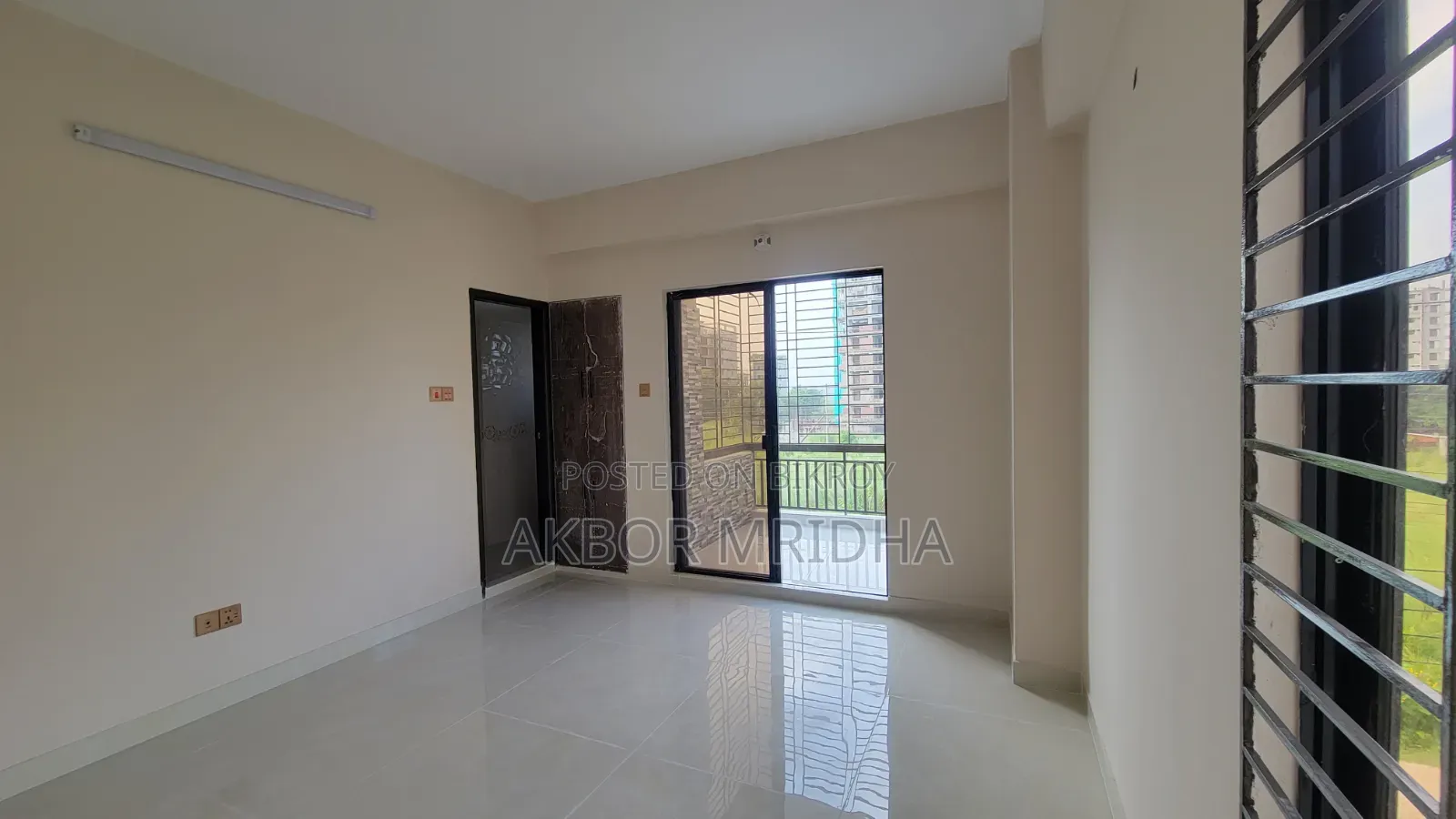Mini Flat in Aftabnagar, Dhaka for sale
