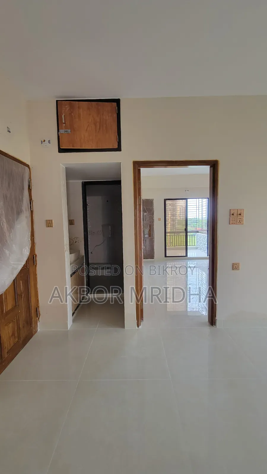 Mini Flat in Aftabnagar, Dhaka for sale