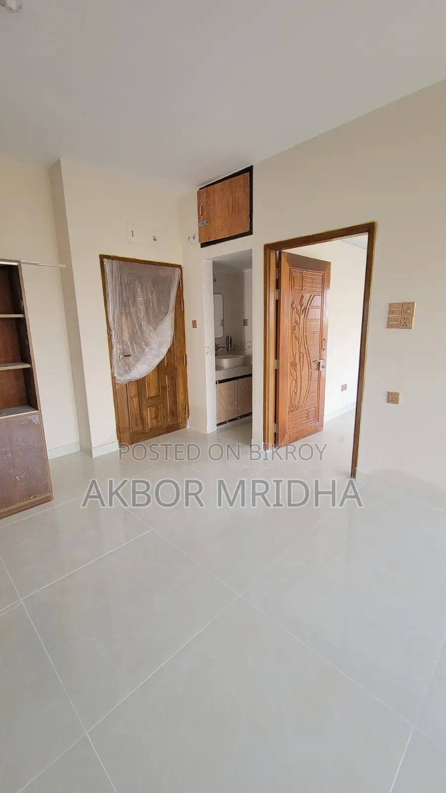 Mini Flat in Aftabnagar, Dhaka for sale