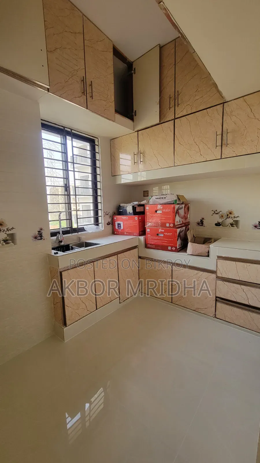 Mini Flat in Aftabnagar, Dhaka for sale