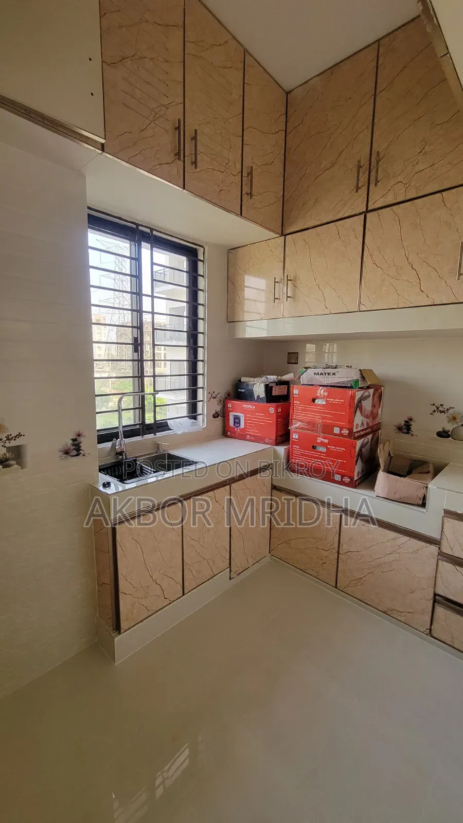 Mini Flat in Aftabnagar, Dhaka for sale