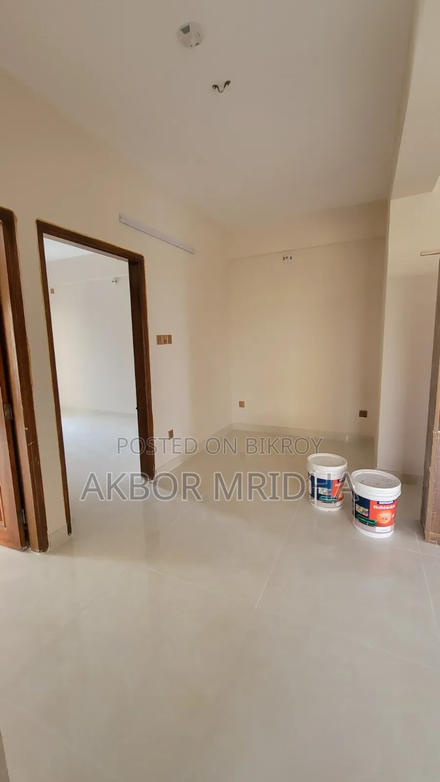 Mini Flat in Aftabnagar, Dhaka for sale