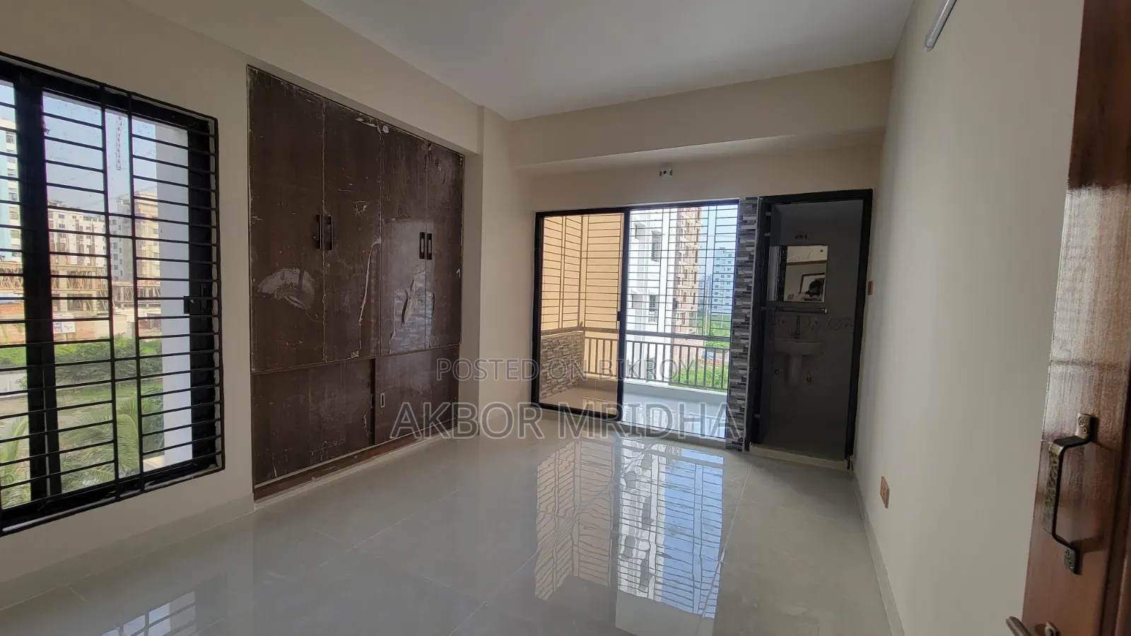 Mini Flat in Aftabnagar, Dhaka for sale