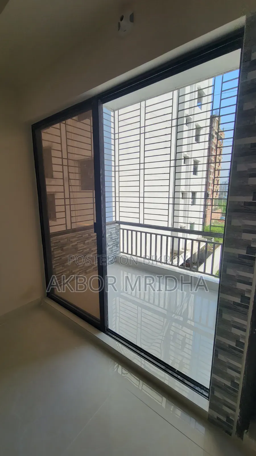 Mini Flat in Aftabnagar, Dhaka for sale