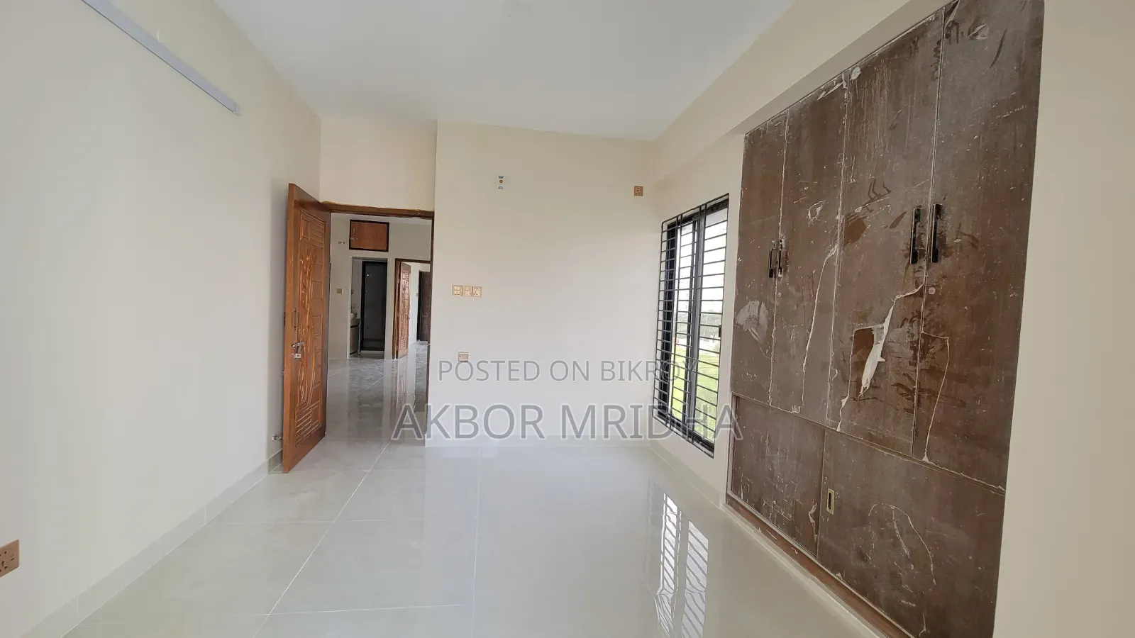 Mini Flat in Aftabnagar, Dhaka for sale
