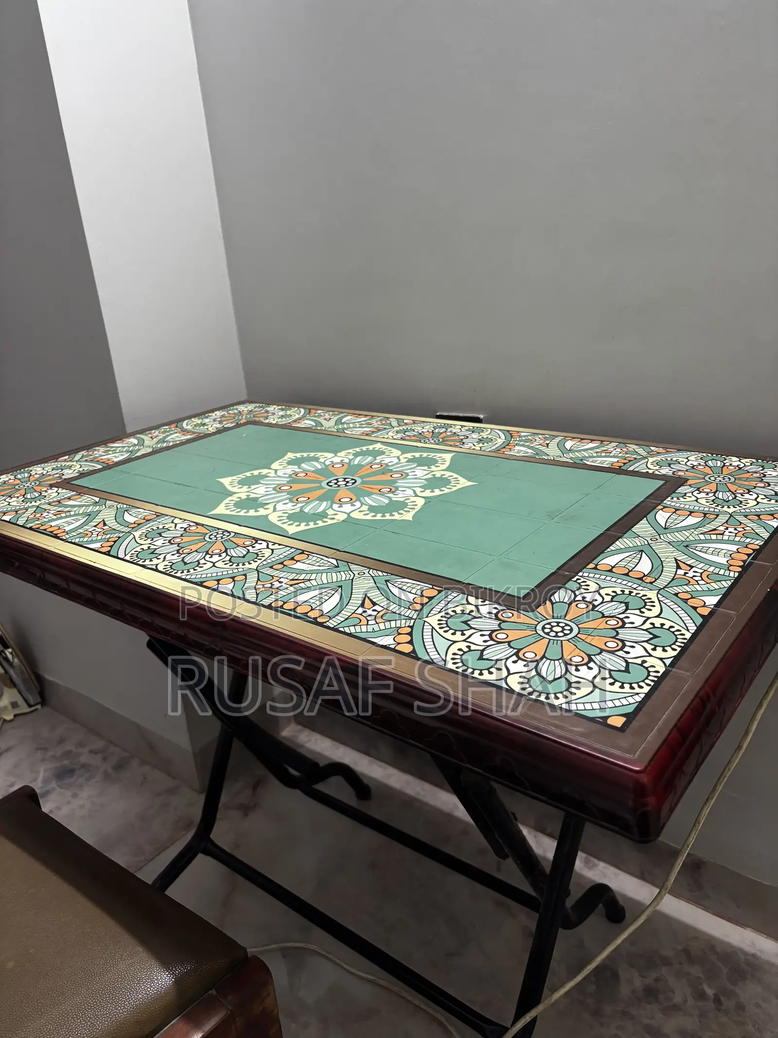 পড়ার টেবিল একটি নতুন