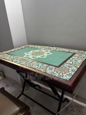 পড়ার টেবিল একটি নতুন