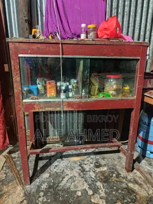 সিঙ্গারা ও পুরি রাখার টেবিল