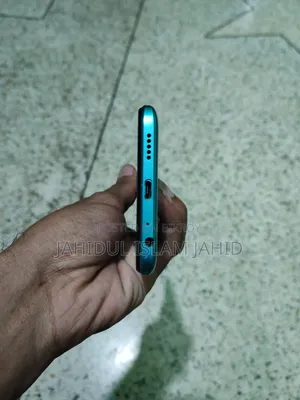 Tecno Spark 8C 64 GB Blue