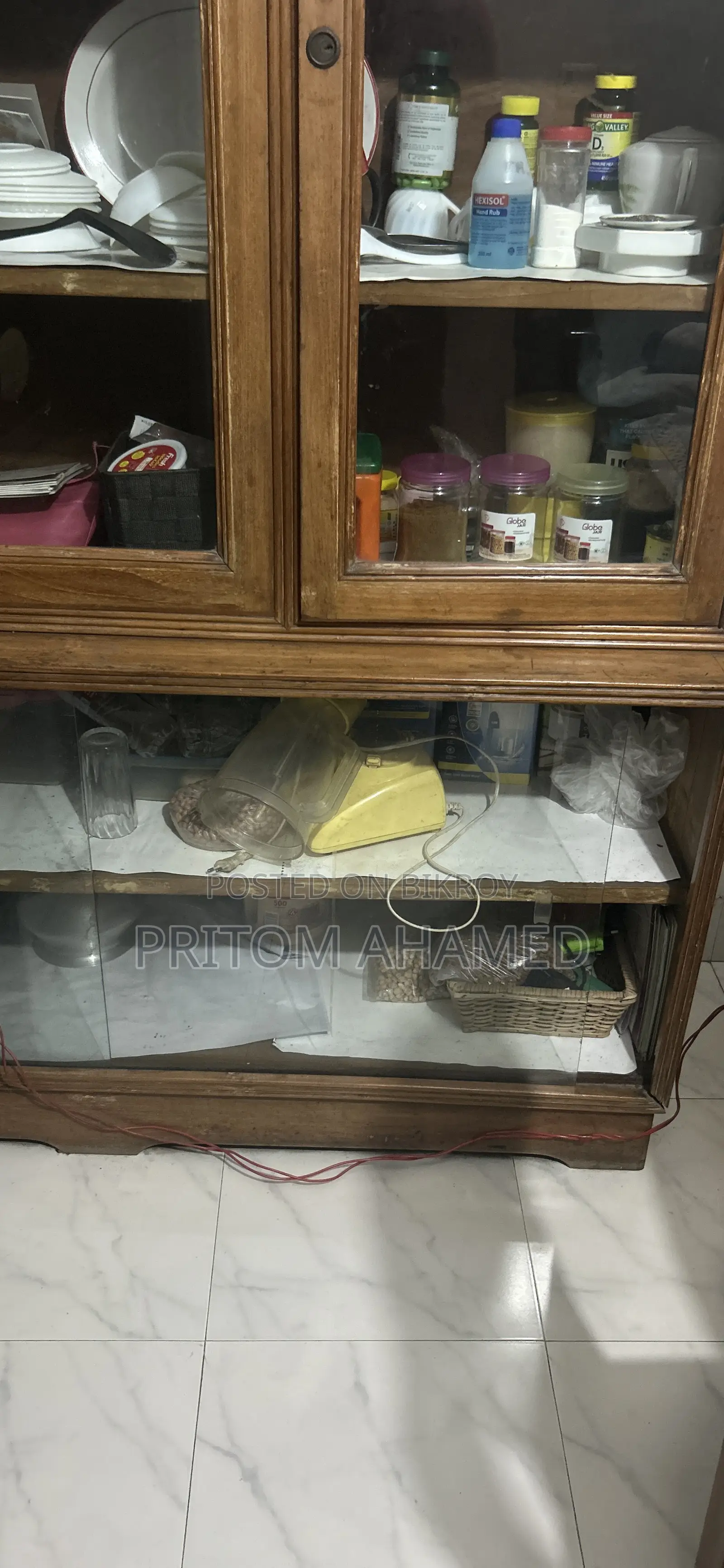 সেগুন কাঠৈর সোকেস
