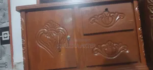 ড্রেসিং টেবিল