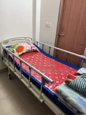 surgical bed (medical bed) বিক্রি হবে - প্রায় নতুন