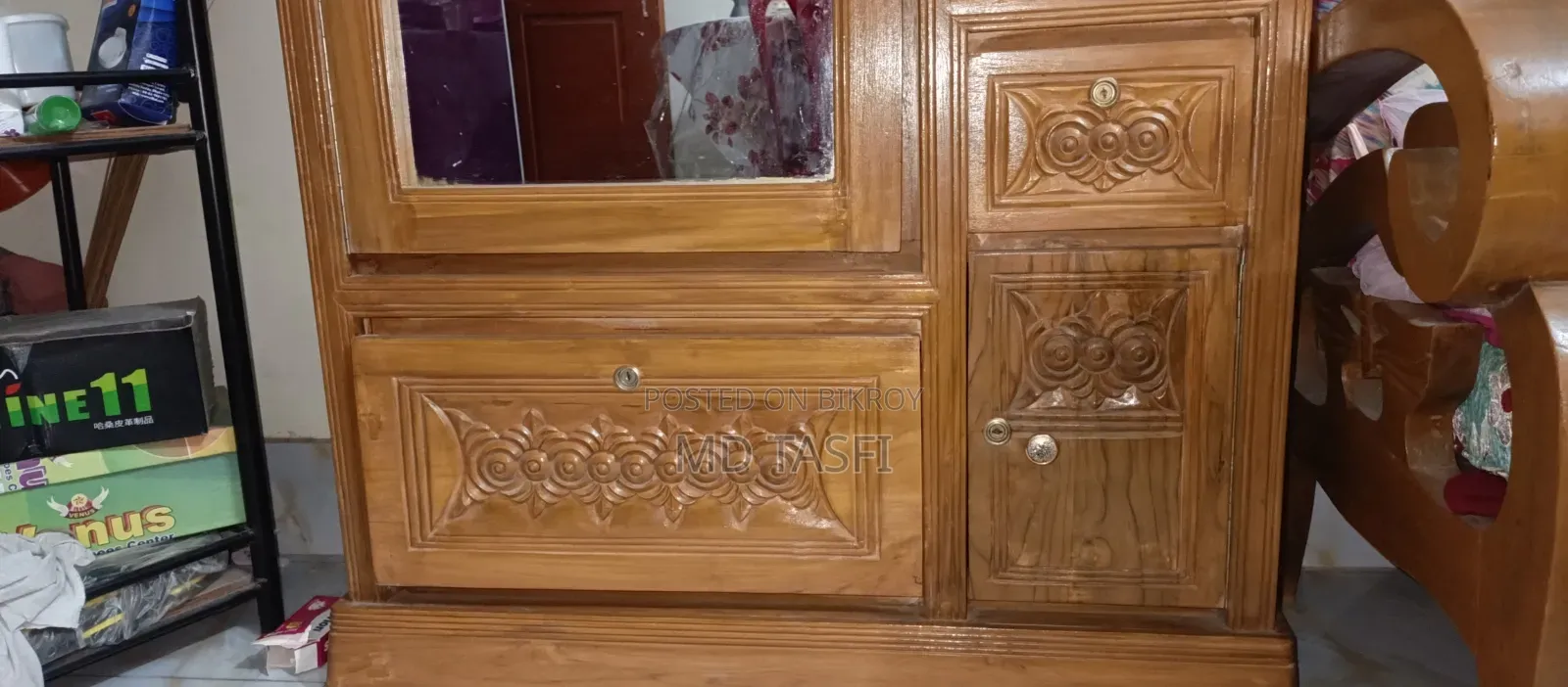 সেগুন কাঠের চমৎকার ড্রেসিং টেবিল কাম আলমারি