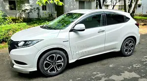 Honda Vezel 1.5 Hybrid 2WD 2014 Pearl