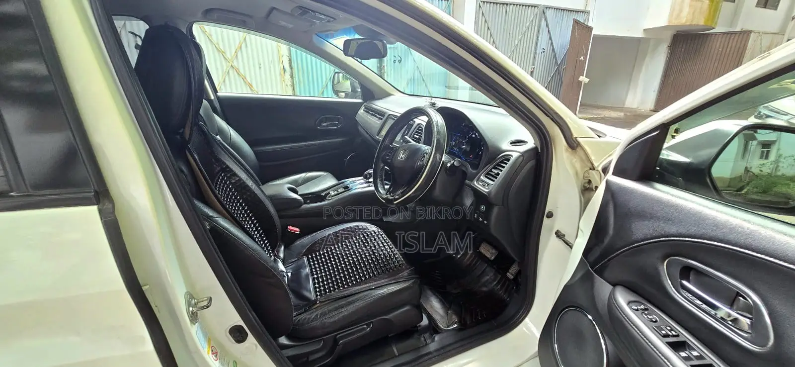 Honda Vezel 1.5 Hybrid 2WD 2014 Pearl