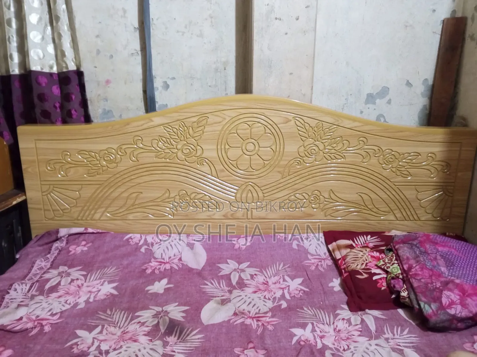 খাট সেল দিব একদম ফ্রেশ। চার পাঁচ মাস ব্যবহার করা হয়েছে।