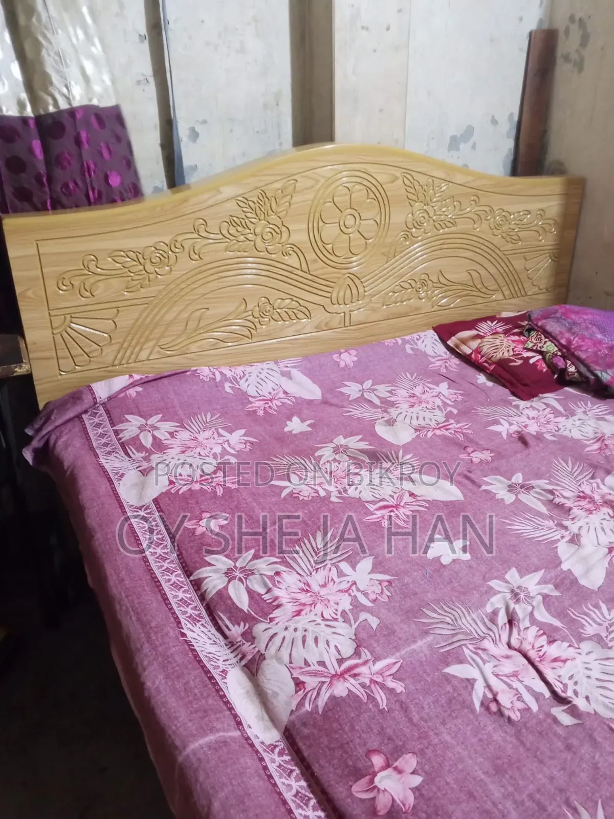 খাট সেল দিব একদম ফ্রেশ। চার পাঁচ মাস ব্যবহার করা হয়েছে।