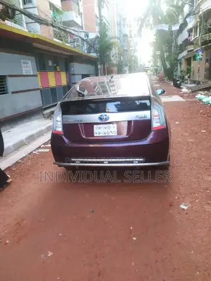 Toyota Prius 2015 Maroon