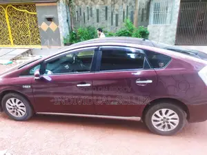 Toyota Prius 2015 Maroon