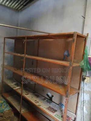 দোকানের জন্য  লোহার আলনা আর শোকেস