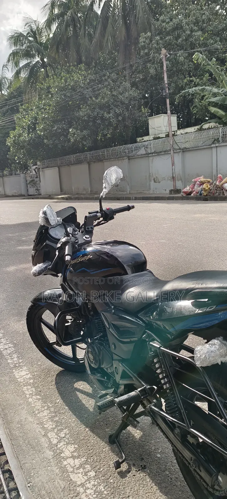 New Bajaj Pulsar 150 2020 Black