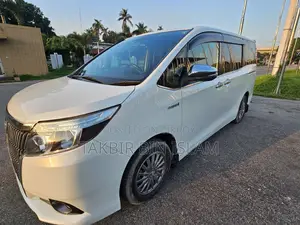 Toyota Esquire 1.8 FWD Hybrid (7 seater) 2017 Pearl