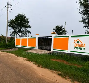 30ft Road 5 Katha Lake Park South at Sector-11
