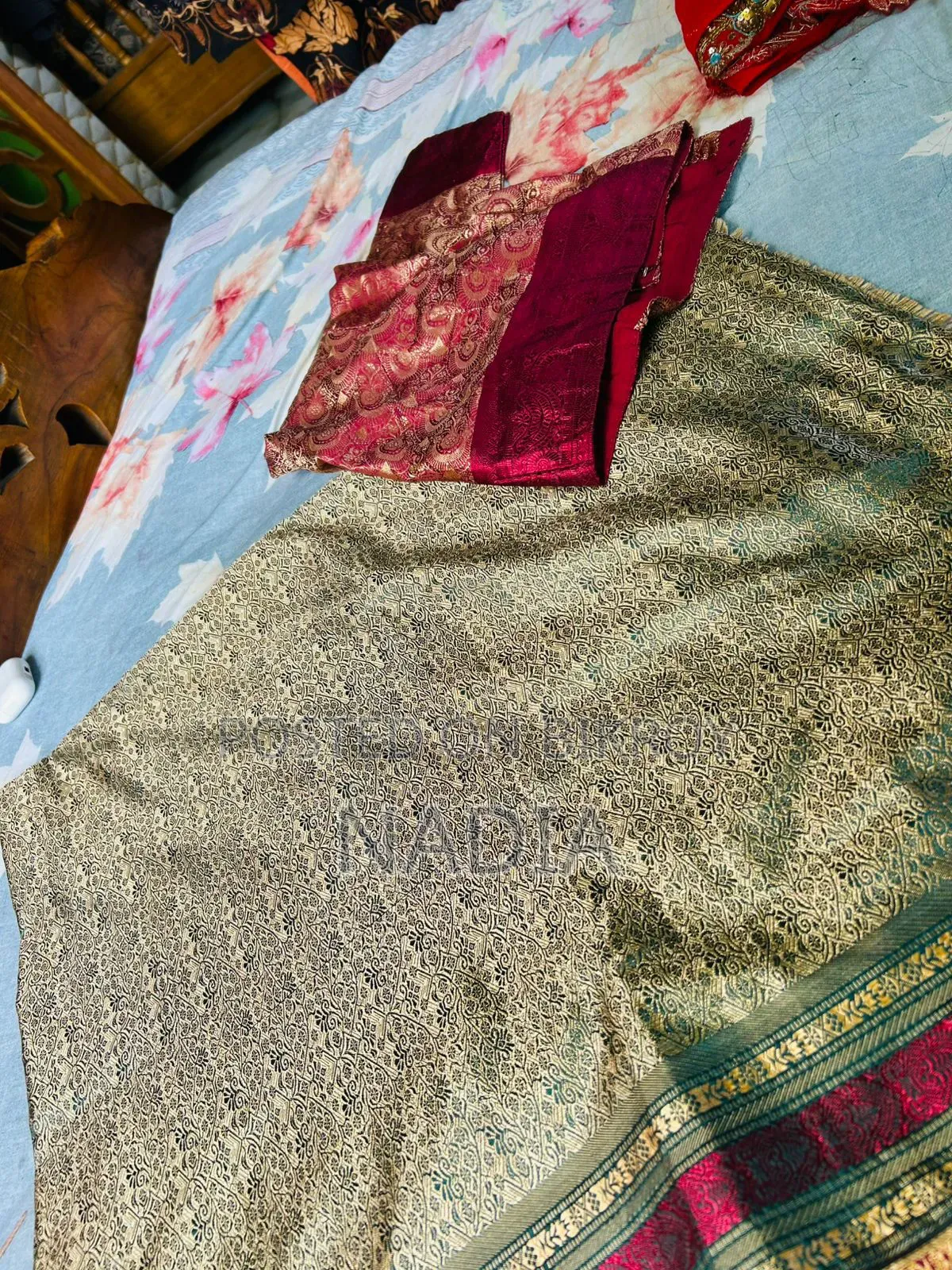 পুরোনো শাড়ি