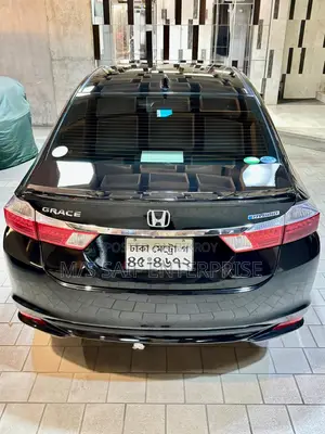 Honda Grace 1.5 Hybrid AWD 2015 Black