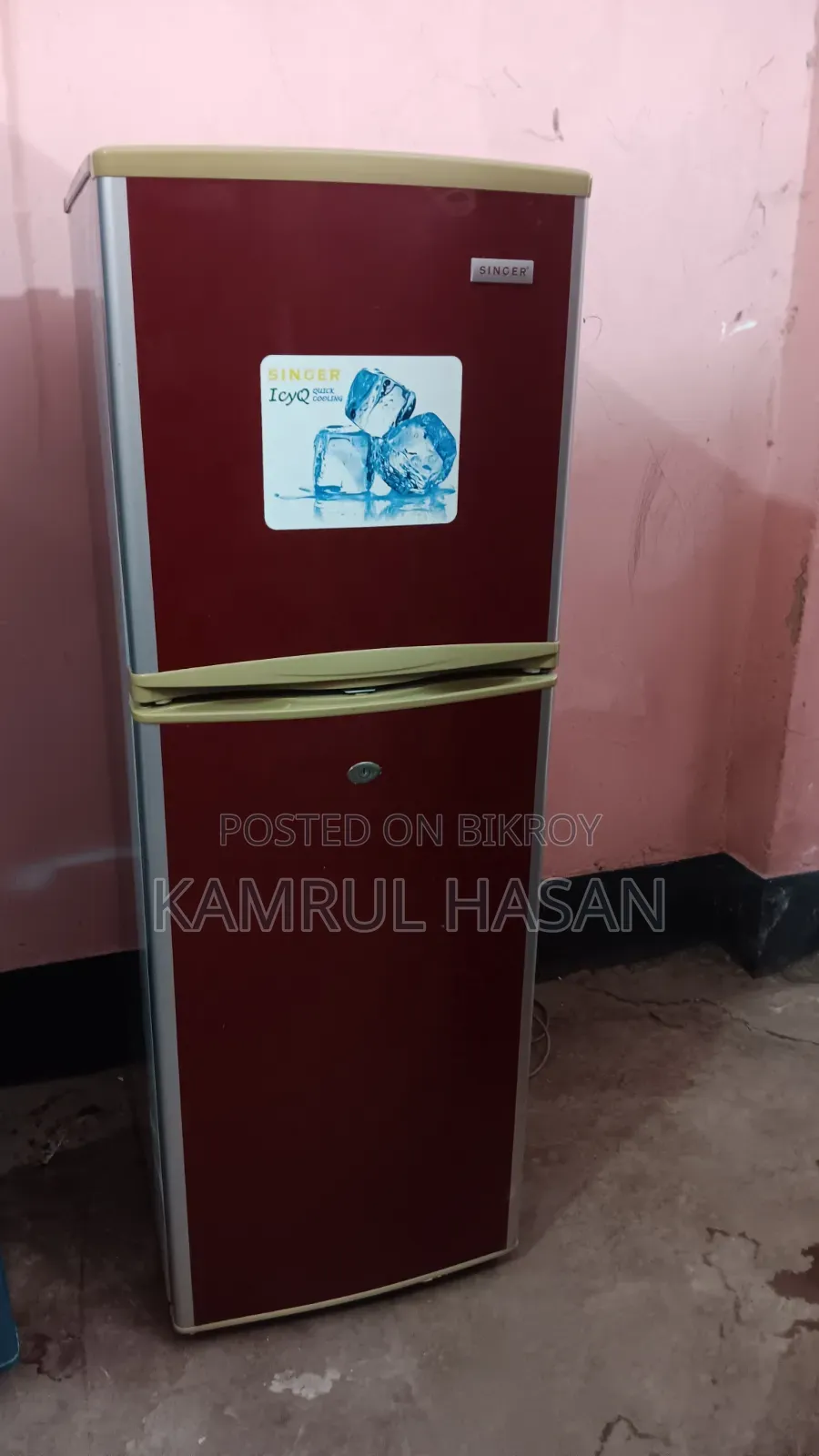 Singer 8 CFT Small Fridge