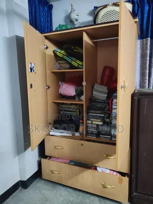 Almirah New