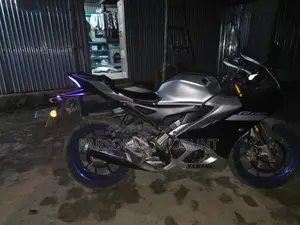 Yamaha R15M 2022 Silver